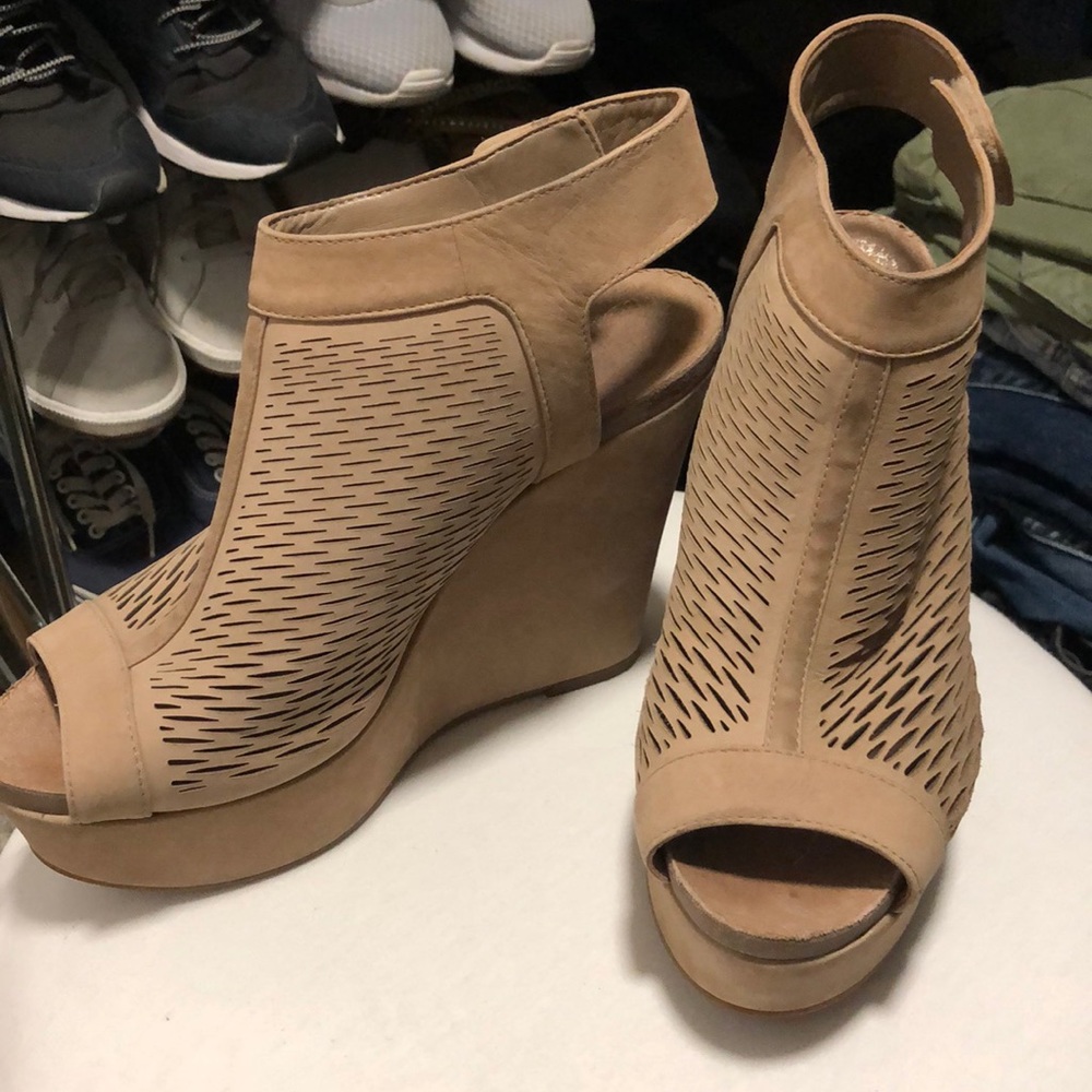 Vince Camuto Wedges